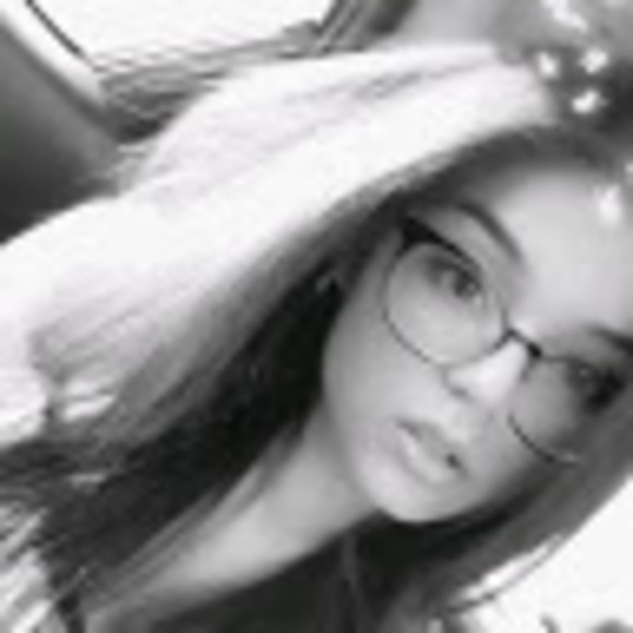 Meet your Posher, Jacinda - Picture 1 of 1